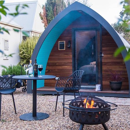 Jen'S Garden Pods Bed & Breakfast Griffith Exterior photo